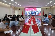 党委书记武峰同志与空港校区师生代表观看党的二十大开幕式